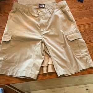 Men’s NorthFace cargo shorts size 38